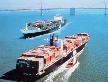 WSJ: Έλληνες πλοιοκτήτες αγοράζουν μαζικά πλοία από την Γερμανία